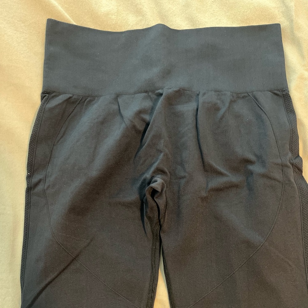 HALARA Black High-Waisted Leggings